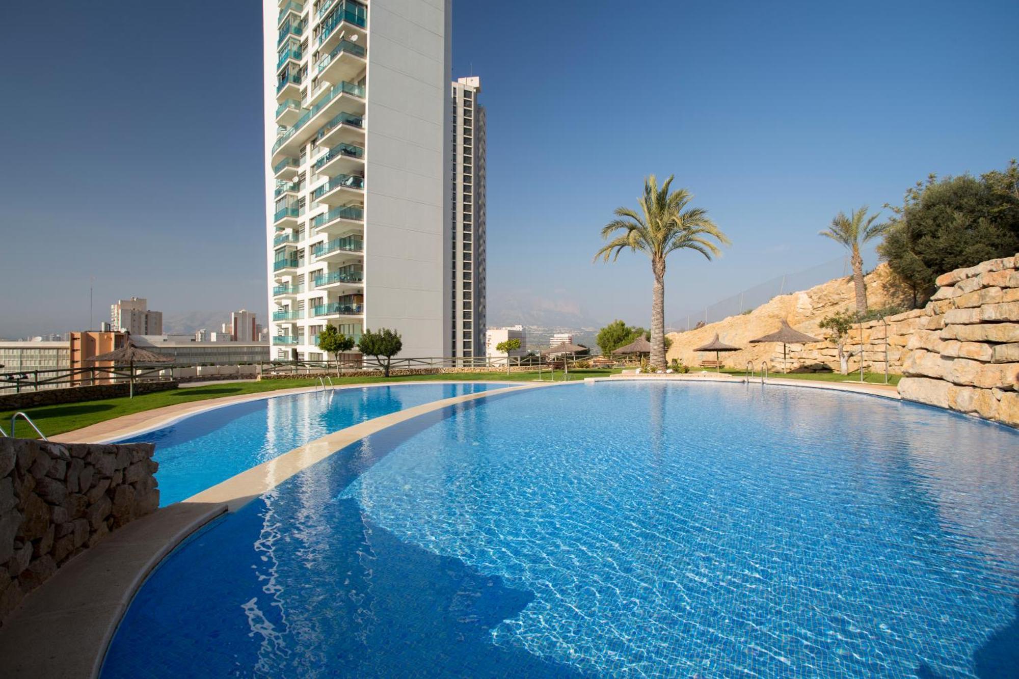 Apartment Highest Penthouse With Skyline & Sea Views *